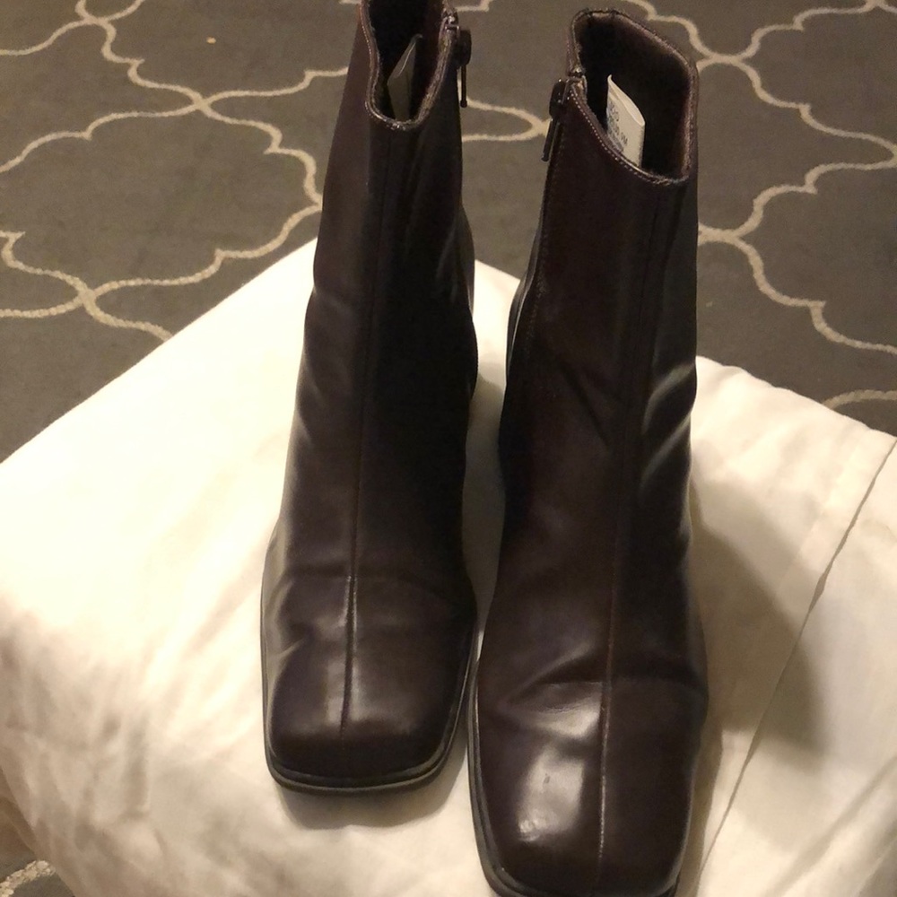 Size 9 brown square toed block heel boots with side zipper.